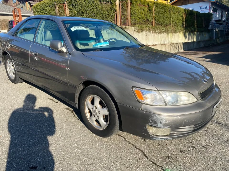 1997 Lexus ES 3rd Gen - Image 2 of 13