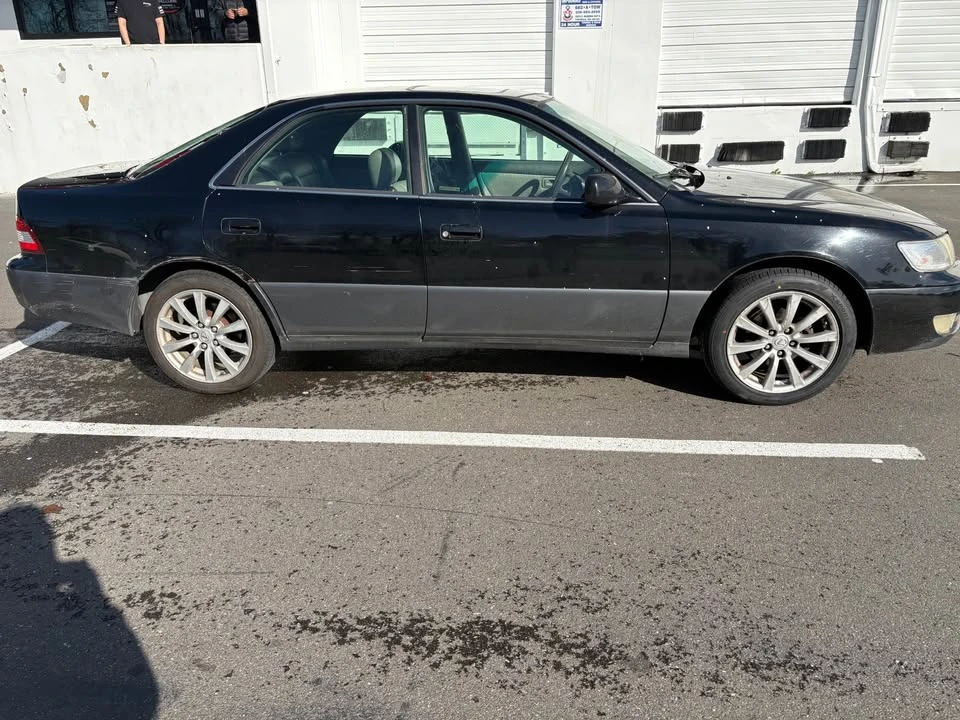 1997 Lexus ES 3rd Gen - Image 4 of 4