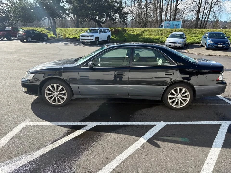 1997 Lexus ES 3rd Gen - Image 3 of 4