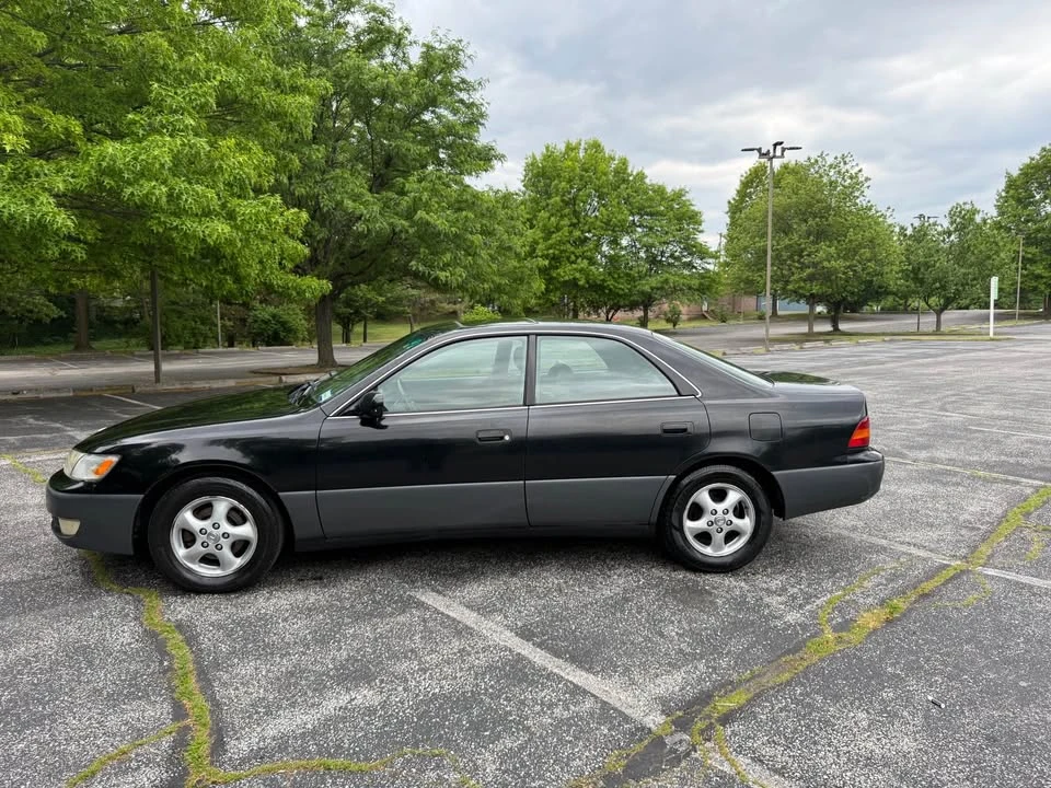 1997 Lexus ES 3rd Gen - Image 2 of 14