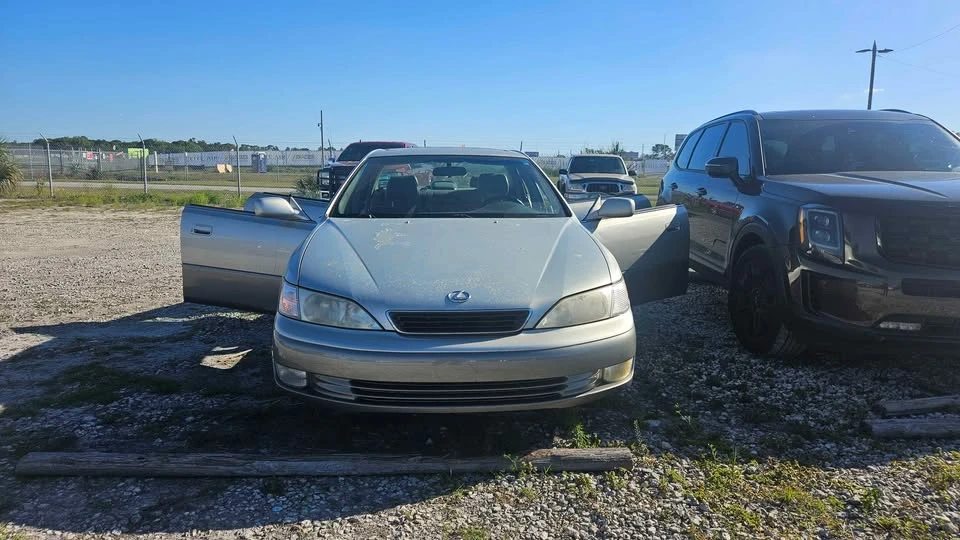 1997 Lexus ES 3rd Gen - Image 5 of 20