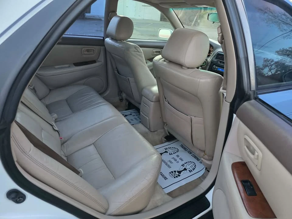 1997 Lexus ES 3rd Gen - Image 2 of 19