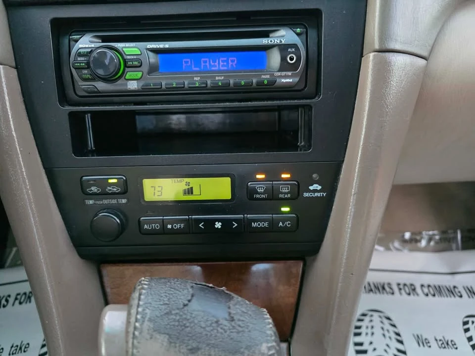 1997 Lexus ES 3rd Gen - Image 11 of 19