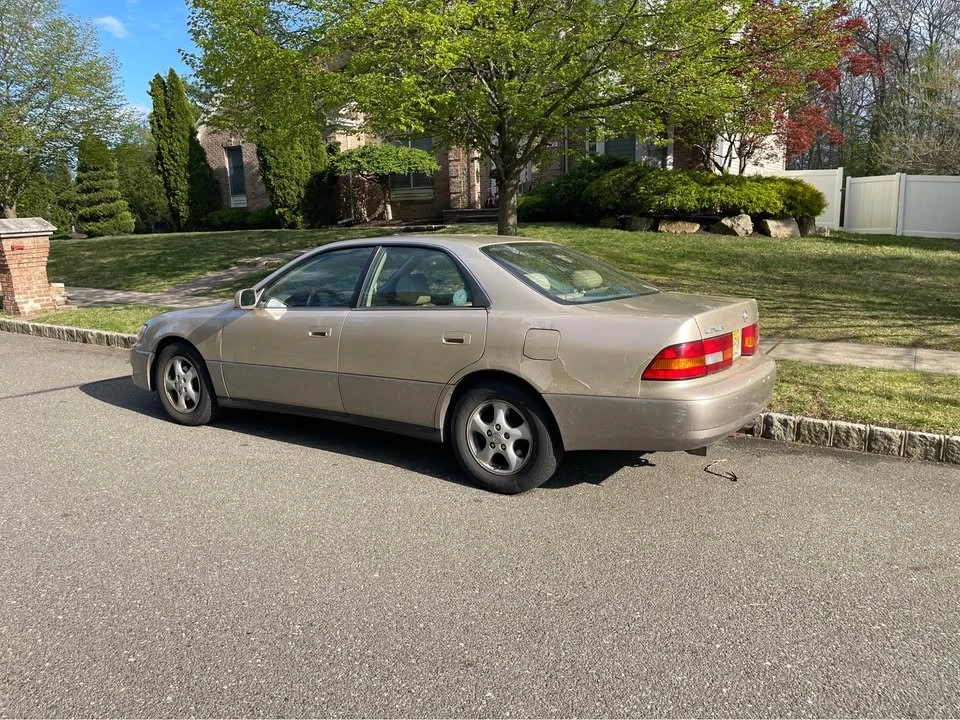 1997 Lexus ES 3rd Gen - Image 3 of 12