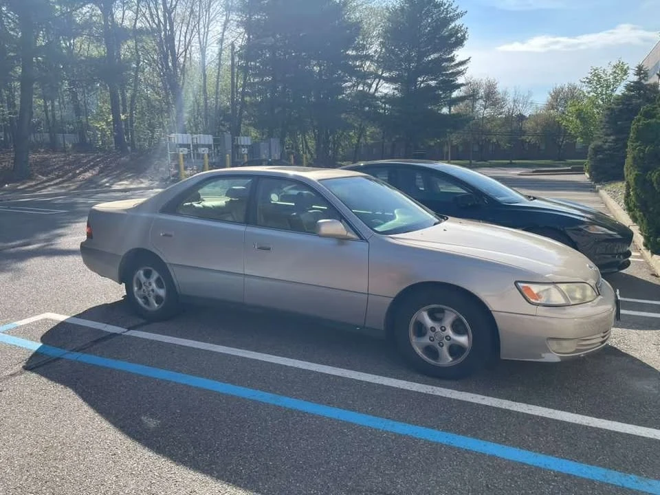 1997 Lexus ES 3rd Gen - Image 11 of 12