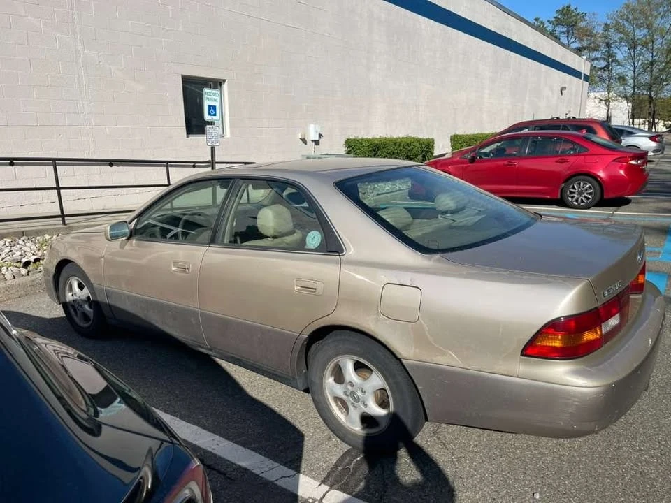 1997 Lexus ES 3rd Gen - Image 12 of 12