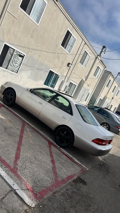 1997 Lexus ES 2nd Gen - Image 6 of 10