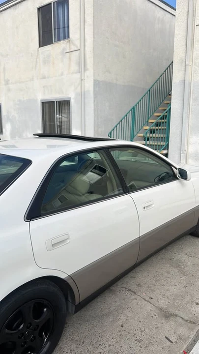1997 Lexus ES 2nd Gen - Image 2 of 10