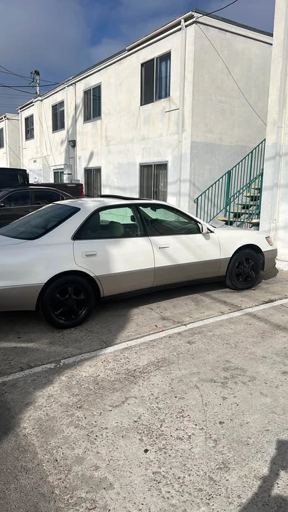 1997 Lexus ES 2nd Gen - Image 7 of 10