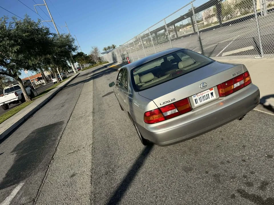 1997 Lexus ES 2nd Gen - Image 5 of 10
