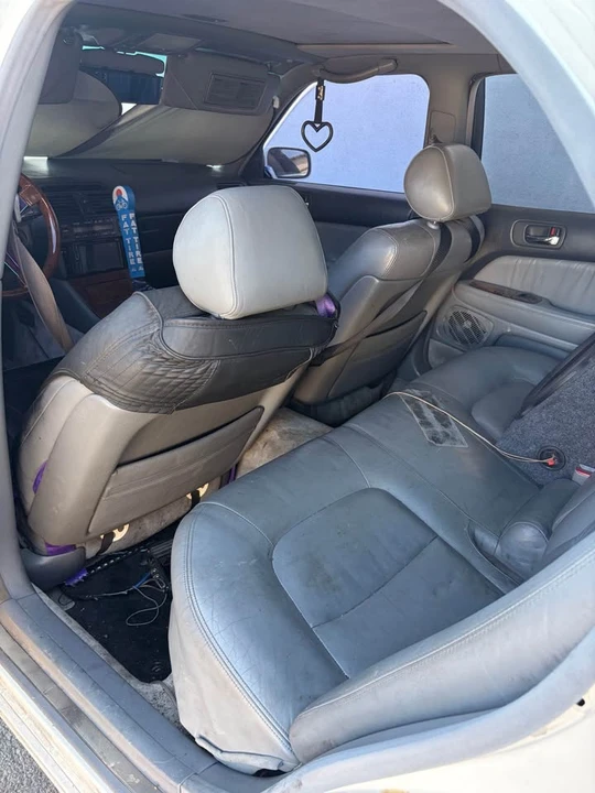 1997 Lexus LS 2nd Gen - Image 8 of 13