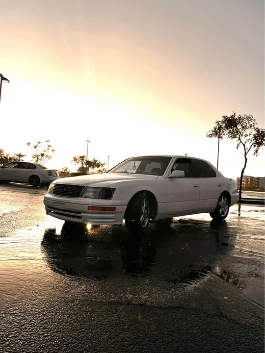 1997 Lexus LS 2nd Gen - Image 4 of 13
