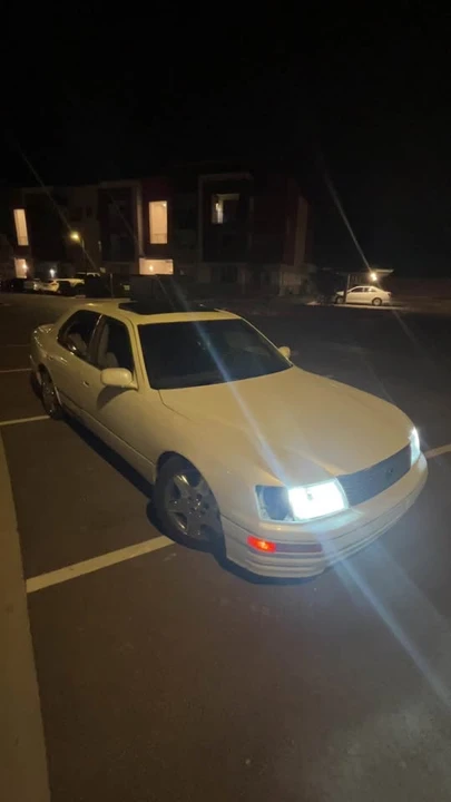 1997 Lexus LS 2nd Gen - Image 3 of 13