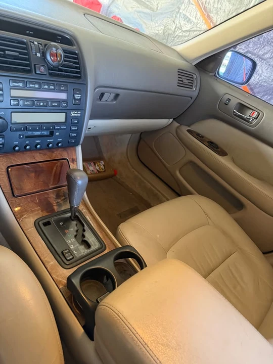 1997 Lexus LS 2nd Gen - Image 9 of 10