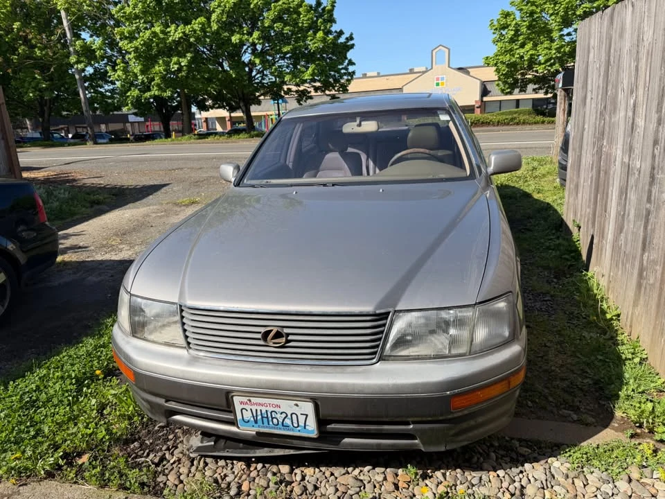 1997 Lexus LS 2nd Gen - Image 6 of 10