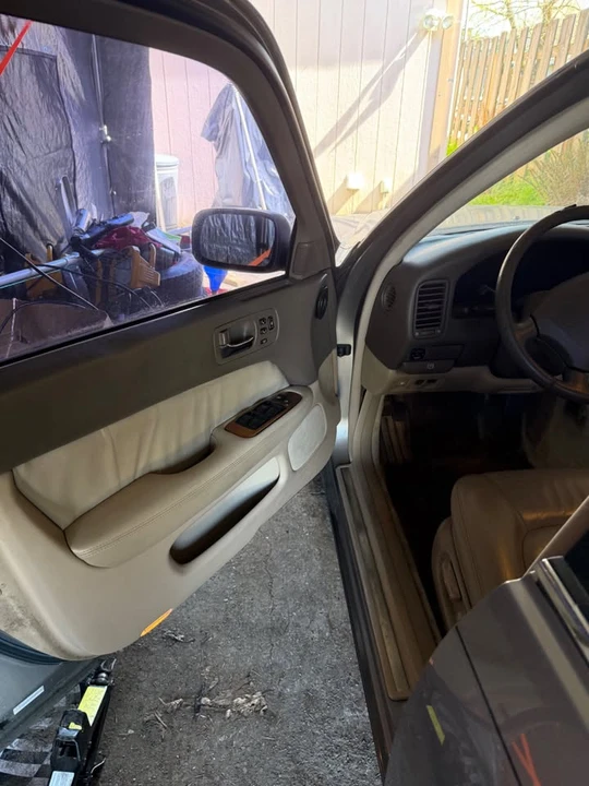 1997 Lexus LS 2nd Gen - Image 7 of 10