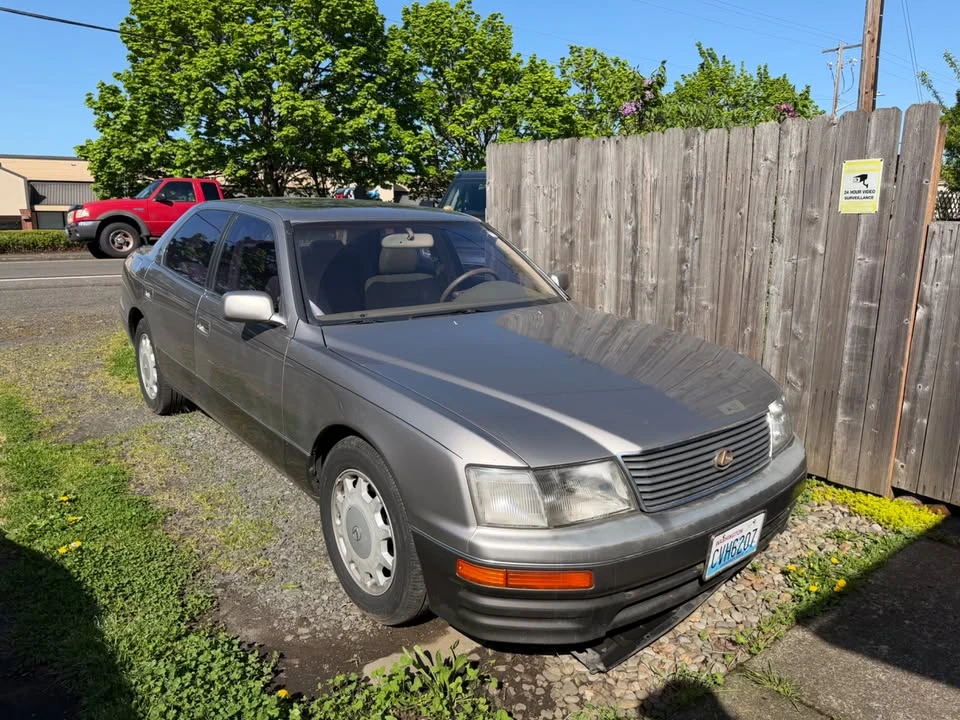 1997 Lexus LS 2nd Gen - Image 5 of 10