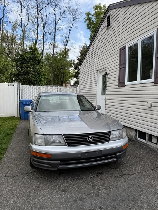 1997 Lexus LS 2nd Gen - Image 3 of 11