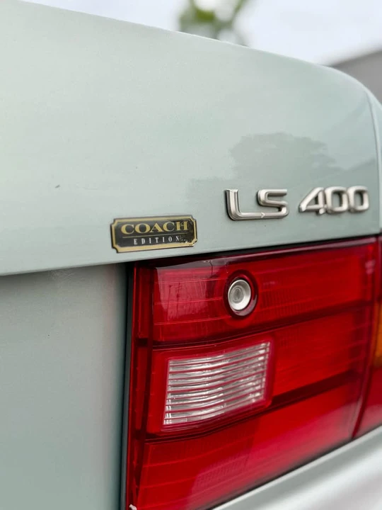 1997 Lexus LS 2nd Gen - Image 12 of 20