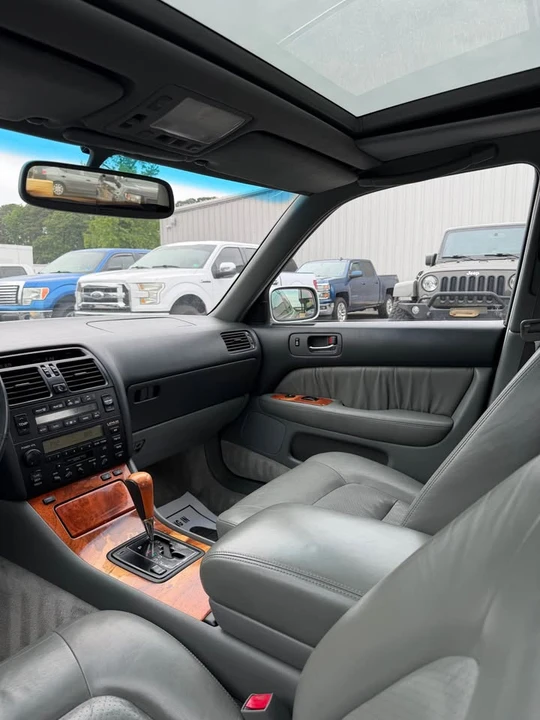 1997 Lexus LS 2nd Gen - Image 17 of 20