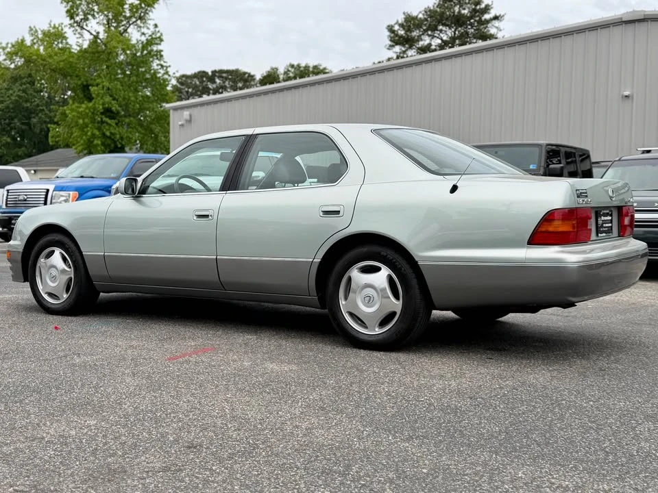 1997 Lexus LS 2nd Gen - Image 10 of 20