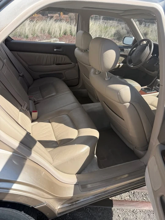 1997 Lexus LS 2nd Gen - Image 10 of 12
