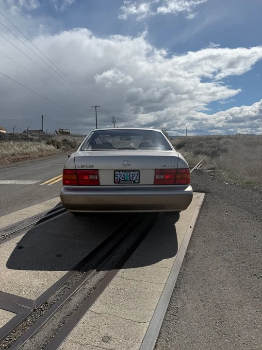 1997 Lexus LS 2nd Gen - Image 4 of 12