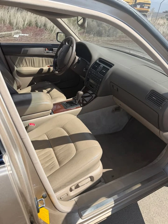 1997 Lexus LS 2nd Gen - Image 8 of 12