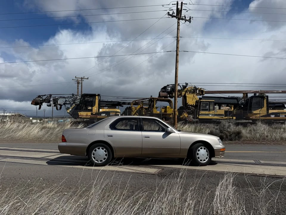 1997 Lexus LS 2nd Gen - Image 12 of 12