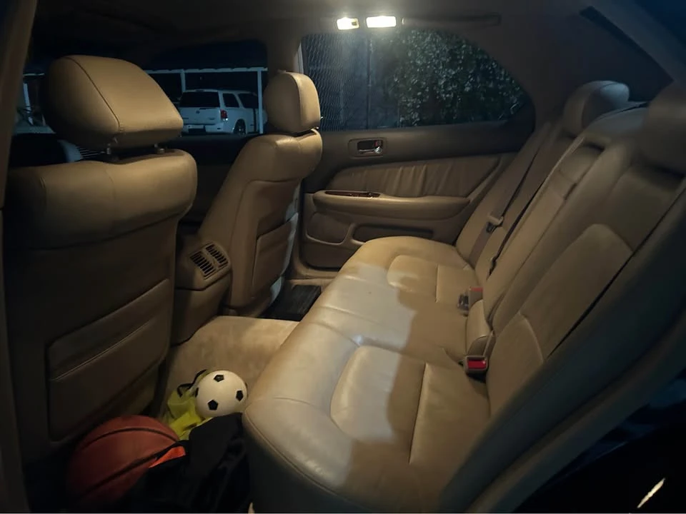 1997 Lexus LS 2nd Gen - Image 19 of 20
