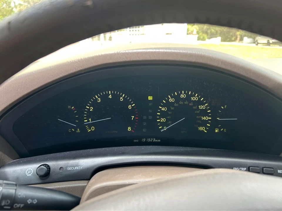 1997 Lexus LS 2nd Gen - Image 8 of 19