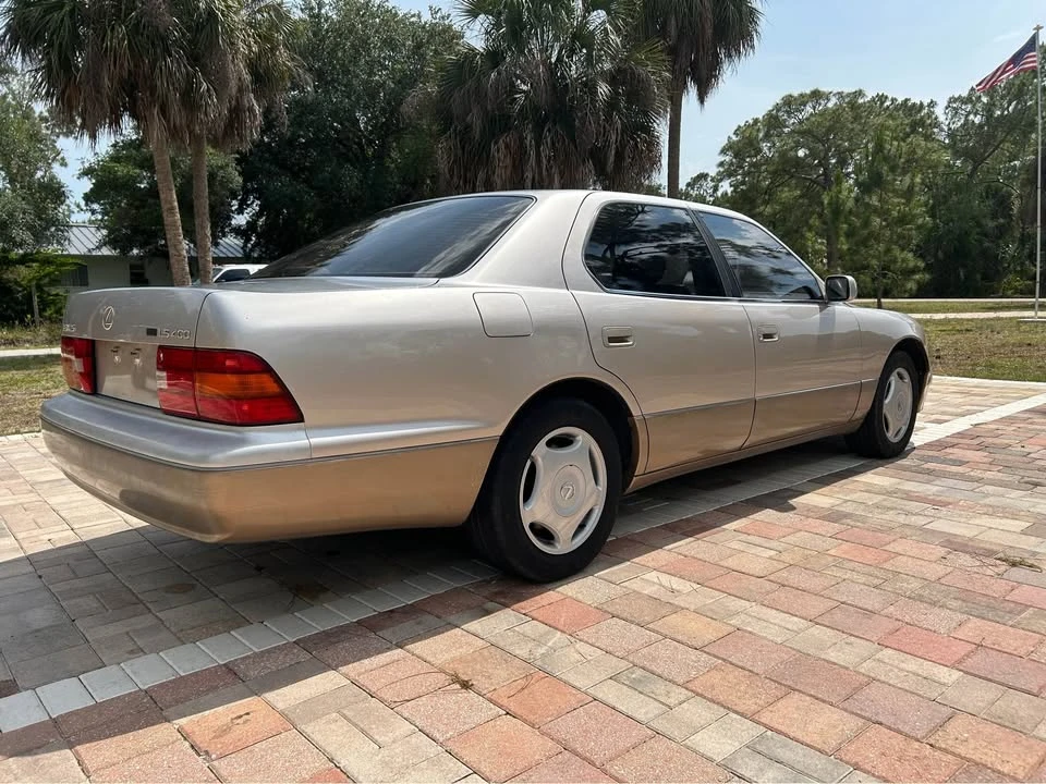 1997 Lexus LS 2nd Gen - Image 18 of 19