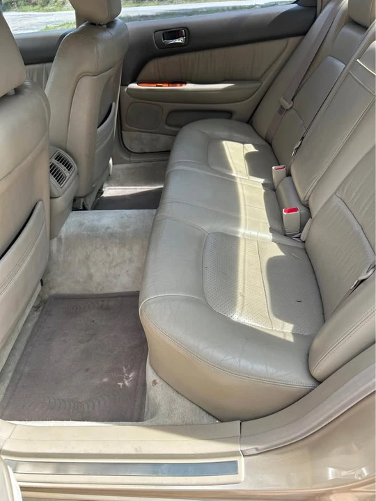 1997 Lexus LS 2nd Gen - Image 11 of 19