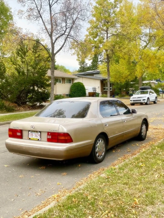 1997 Lexus LS 2nd Gen - Image 2 of 13