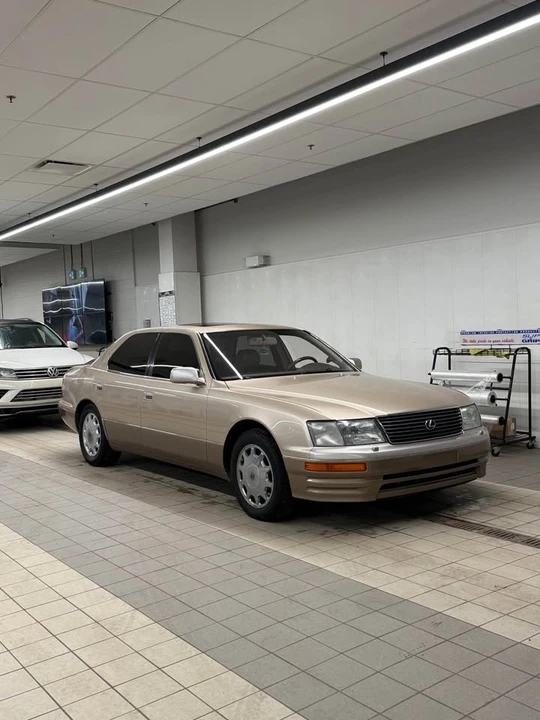 1997 Lexus LS 2nd Gen - Image 13 of 13
