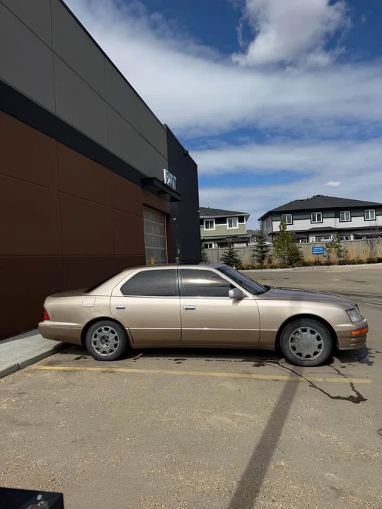 1997 Lexus LS 2nd Gen - Image 8 of 13