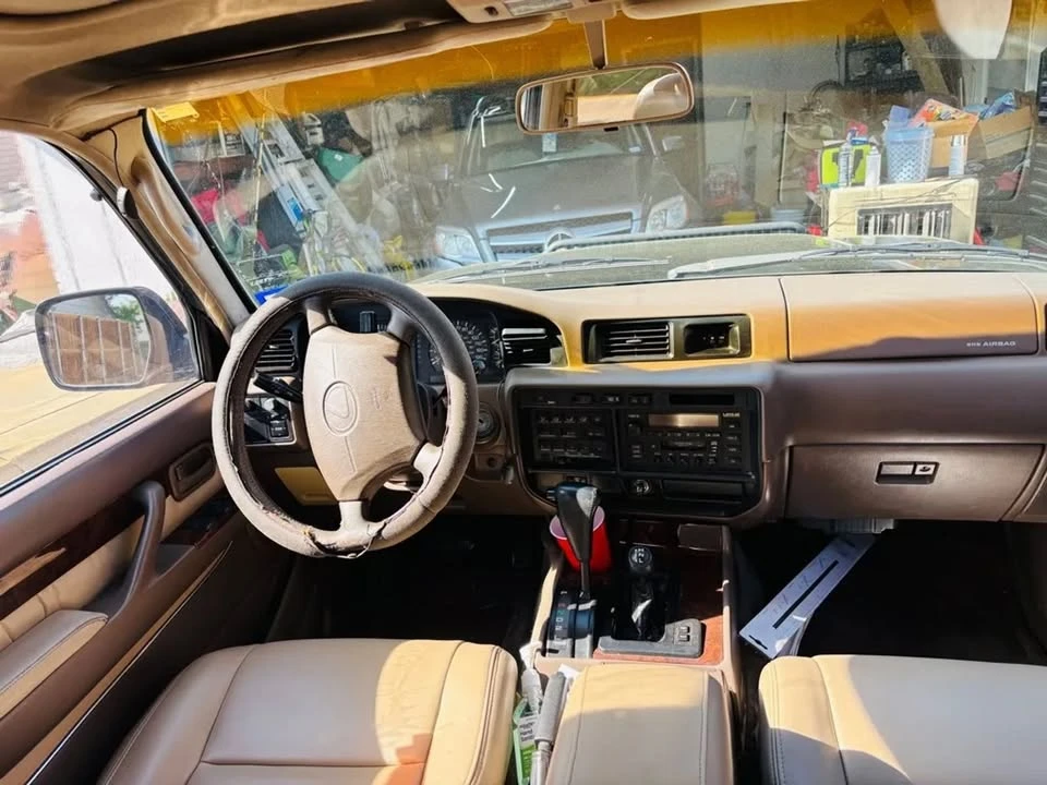 1997 Lexus LX 1st Gen - Image 17 of 18
