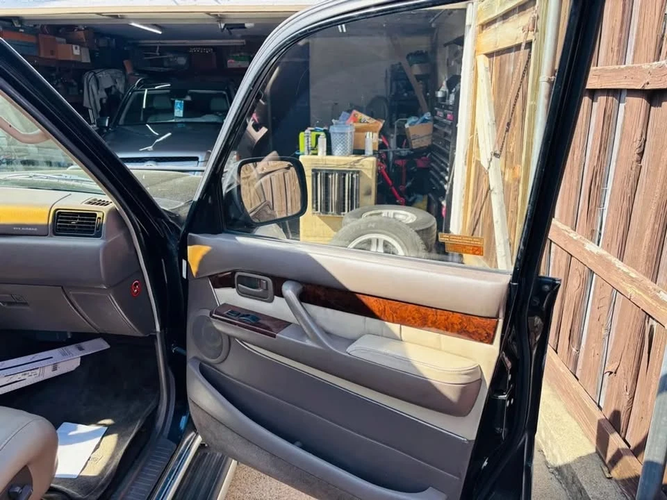 1997 Lexus LX 1st Gen - Image 13 of 18