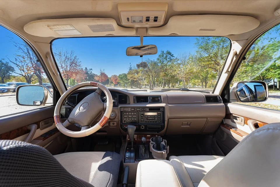 1997 Lexus LX 1st Gen - Image 11 of 13