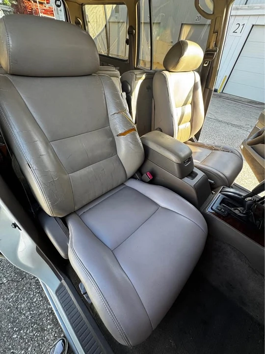 1997 Lexus LX 1st Gen - Image 5 of 9