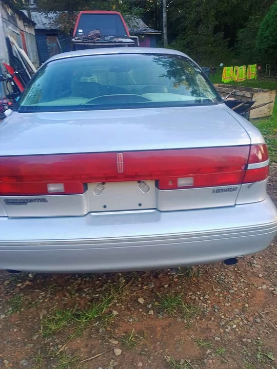 1997 Lincoln Continental 9th Gen - Image 2 of 7