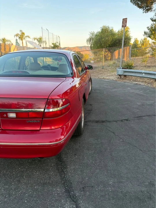 1997 Lincoln Continental 9th Gen - Image 5 of 10