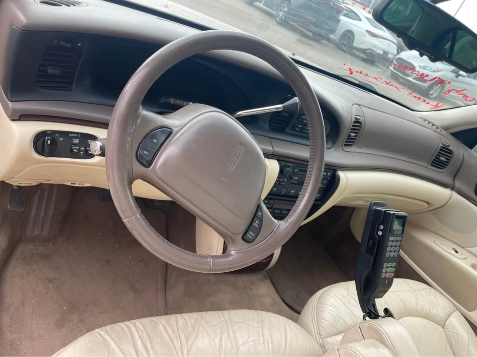 1997 Lincoln Continental 9th Gen - Image 2 of 3