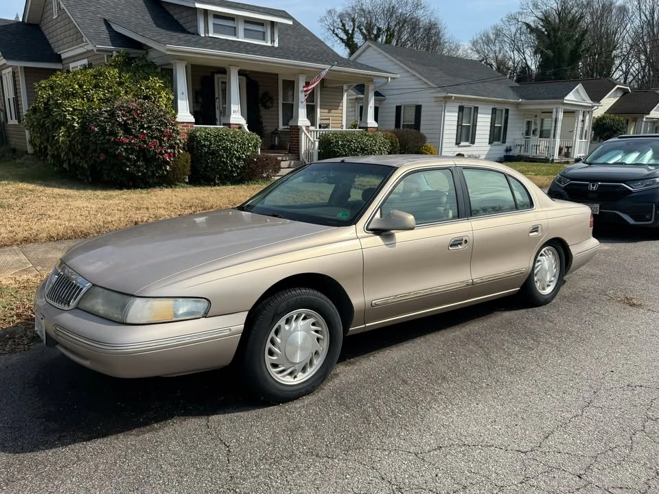 1997 Lincoln Continental 9th Gen - Image 4 of 8