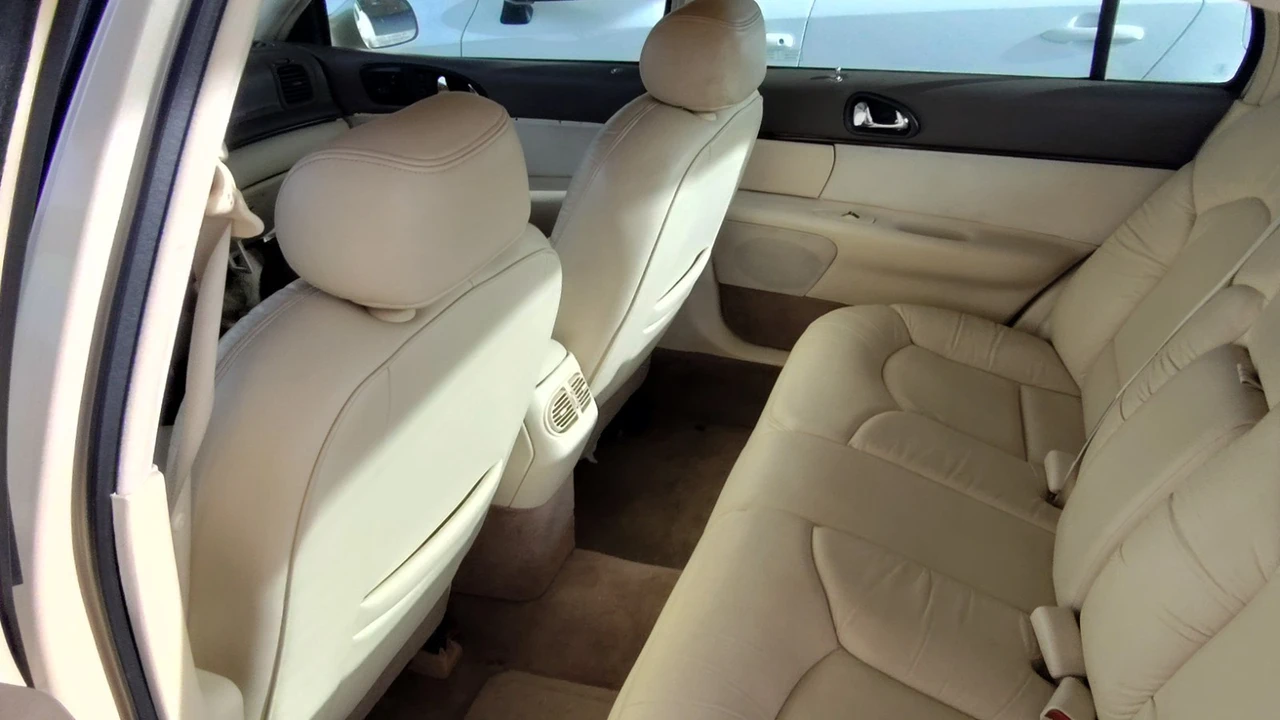 1997 Lincoln Continental 9th Gen - Image 3 of 11