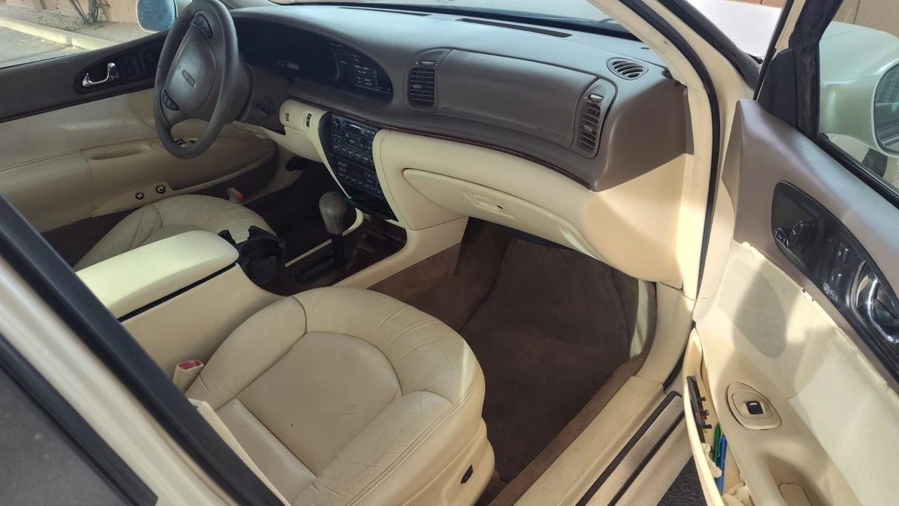 1997 Lincoln Continental 9th Gen - Image 6 of 11