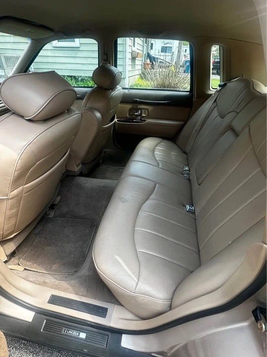 1997 Lincoln Continental 9th Gen - Image 10 of 14