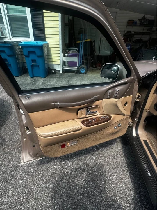 1997 Lincoln Continental 9th Gen - Image 13 of 14