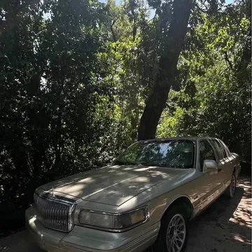 1997 Lincoln Continental Executive Sedan 4D