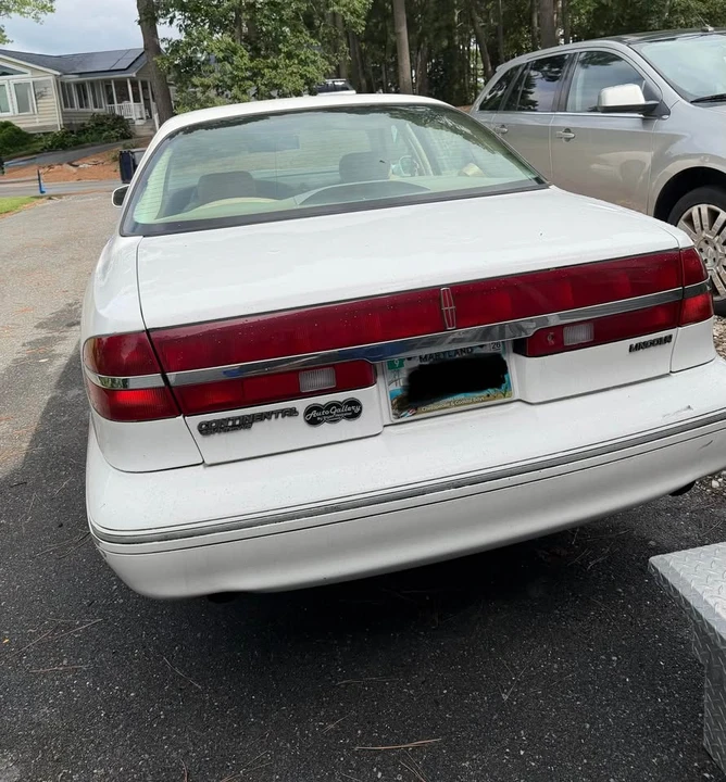 1997 Lincoln Continental 9th Gen - Image 2 of 14